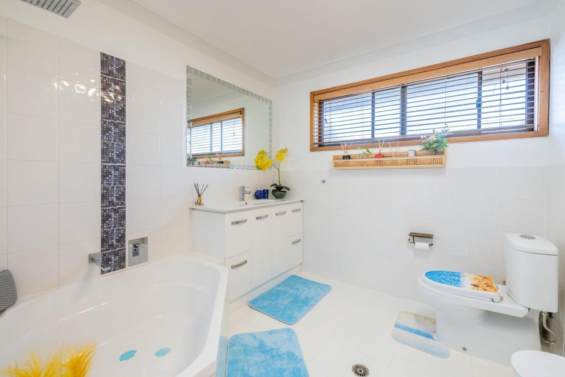 4 Gilchrist Rd - Pet Friendly, Air Con, Wi-Fi Villa Salamander Bay Exterior foto