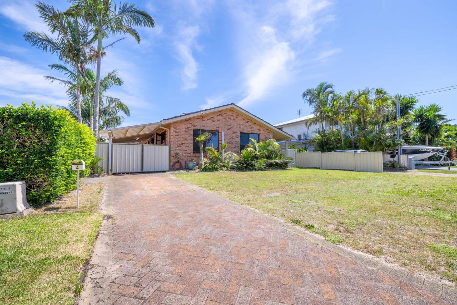 4 Gilchrist Rd - Pet Friendly, Air Con, Wi-Fi Villa Salamander Bay Exterior foto