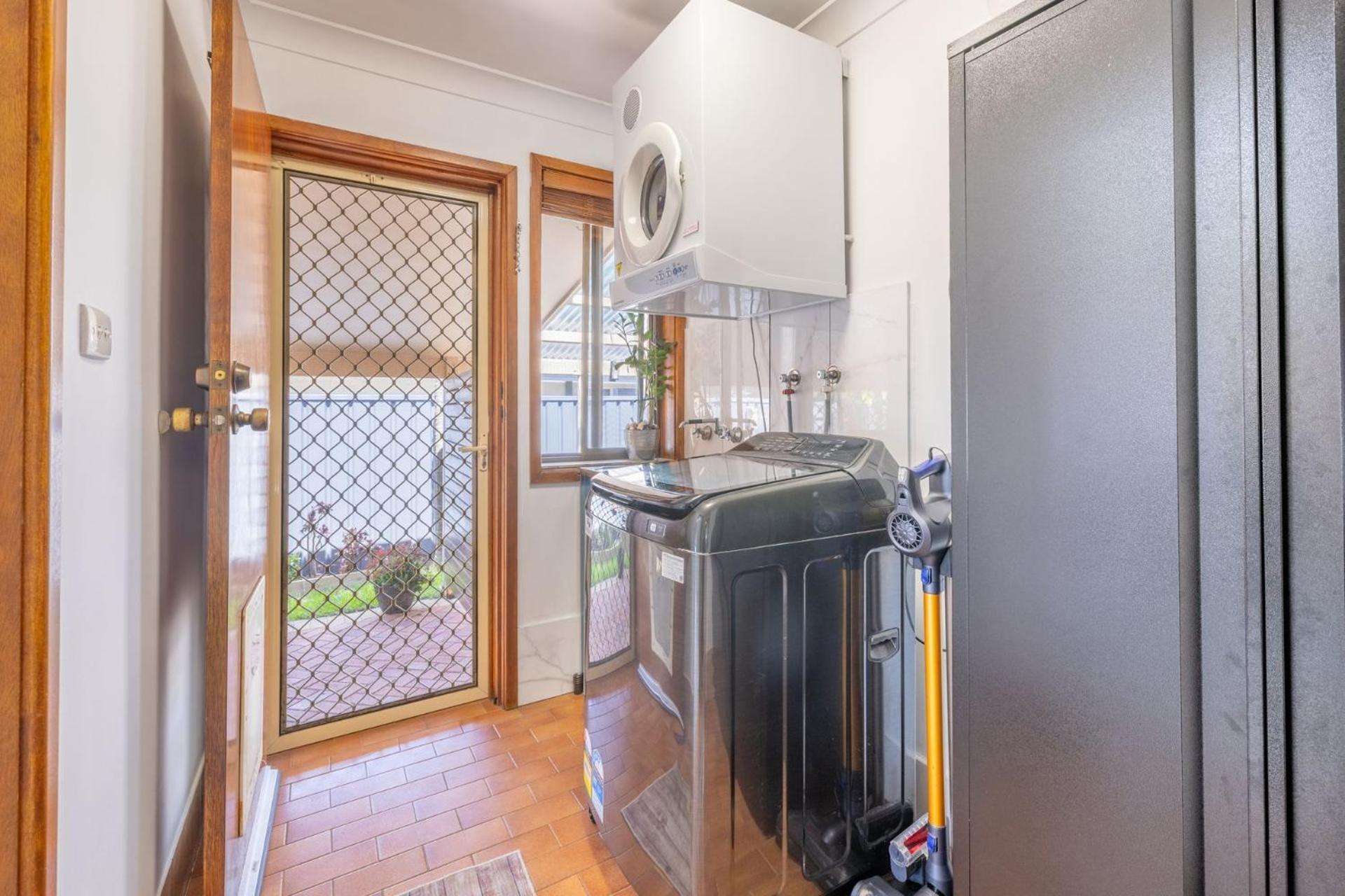 4 Gilchrist Rd - Pet Friendly, Air Con, Wi-Fi Villa Salamander Bay Exterior foto