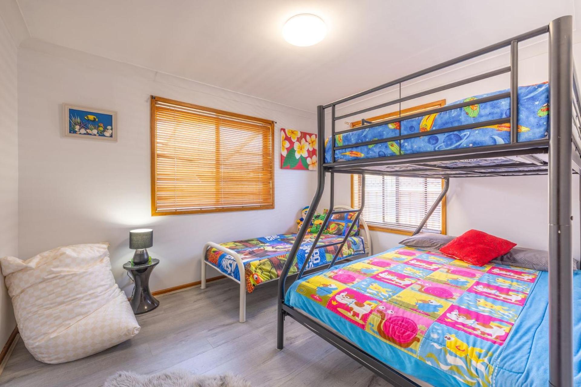 4 Gilchrist Rd - Pet Friendly, Air Con, Wi-Fi Villa Salamander Bay Exterior foto